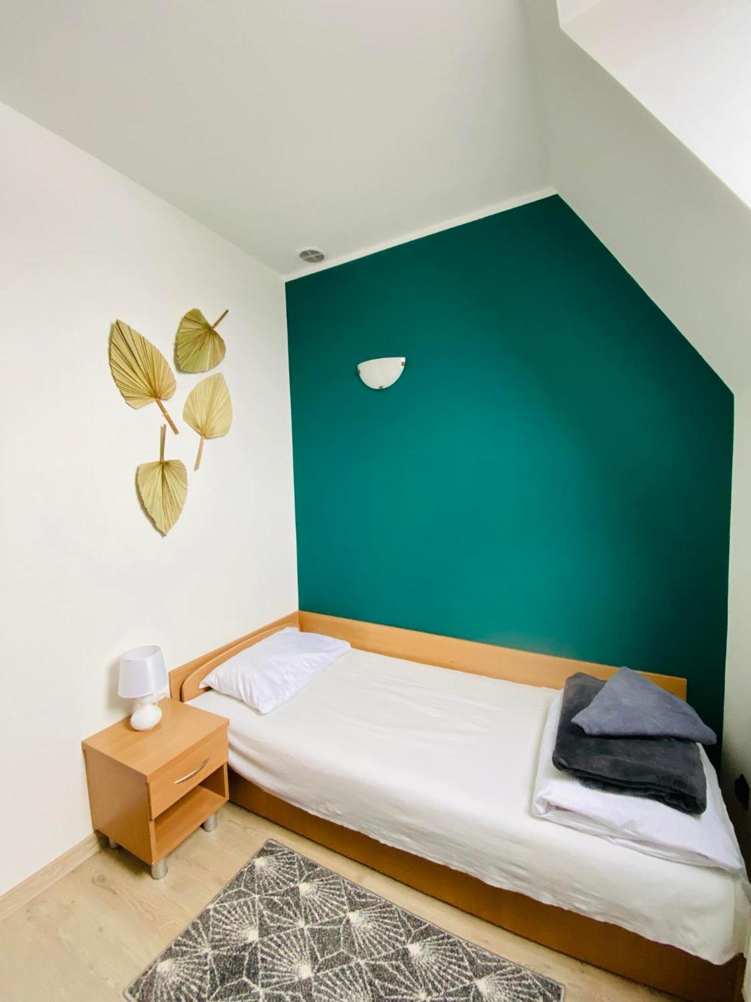Hotel Milo - Noclegi 巴尔托希采 外观 照片